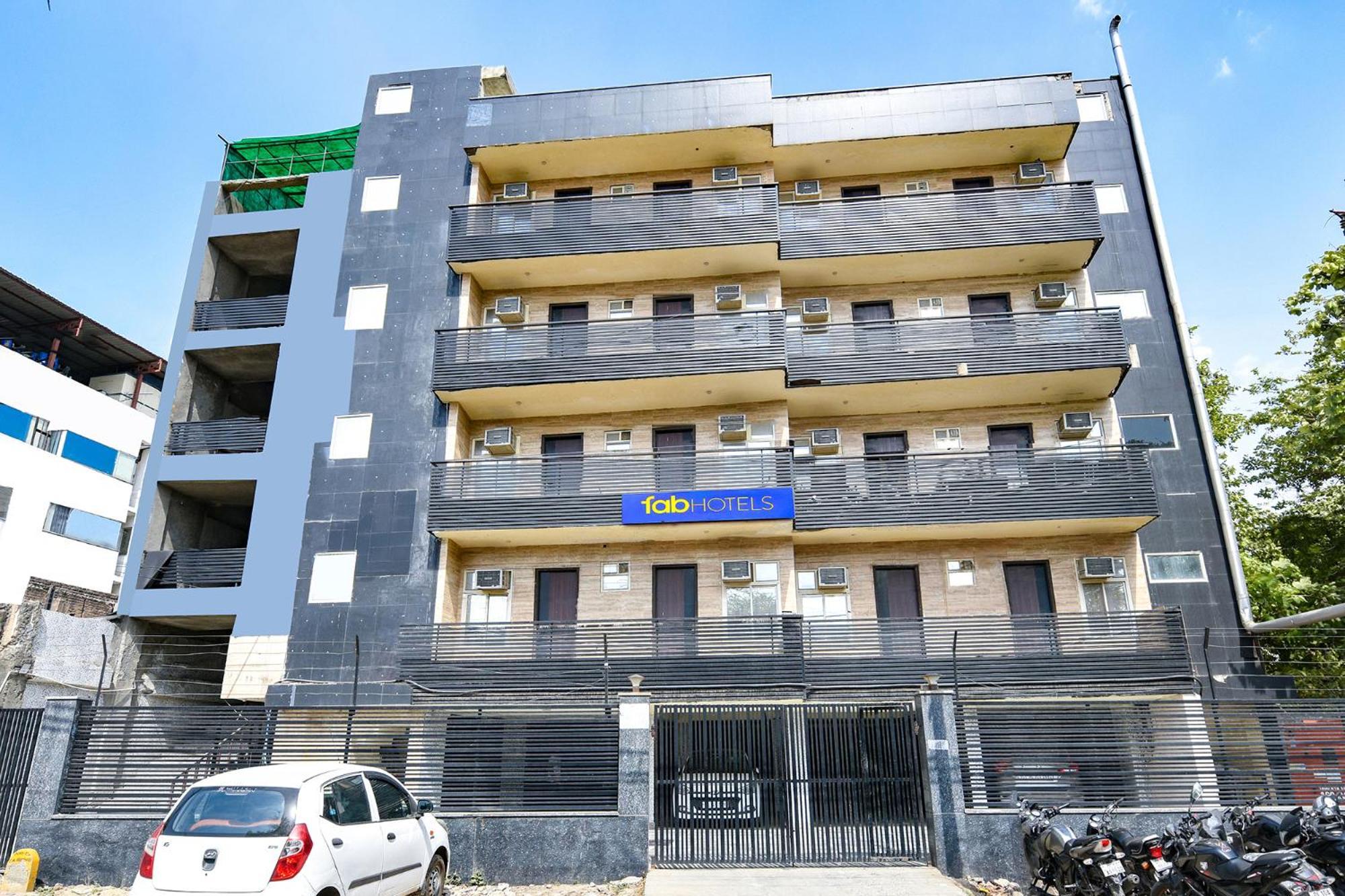 Fabhotel Model Town 新德里 外观 照片