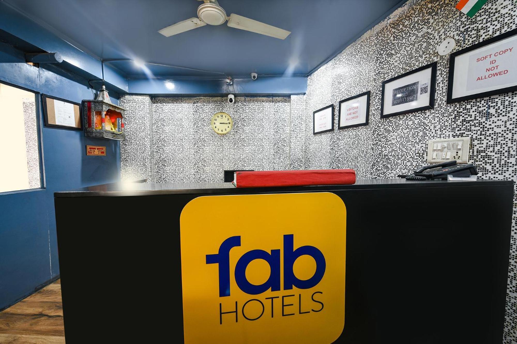 Fabhotel Model Town 新德里 外观 照片