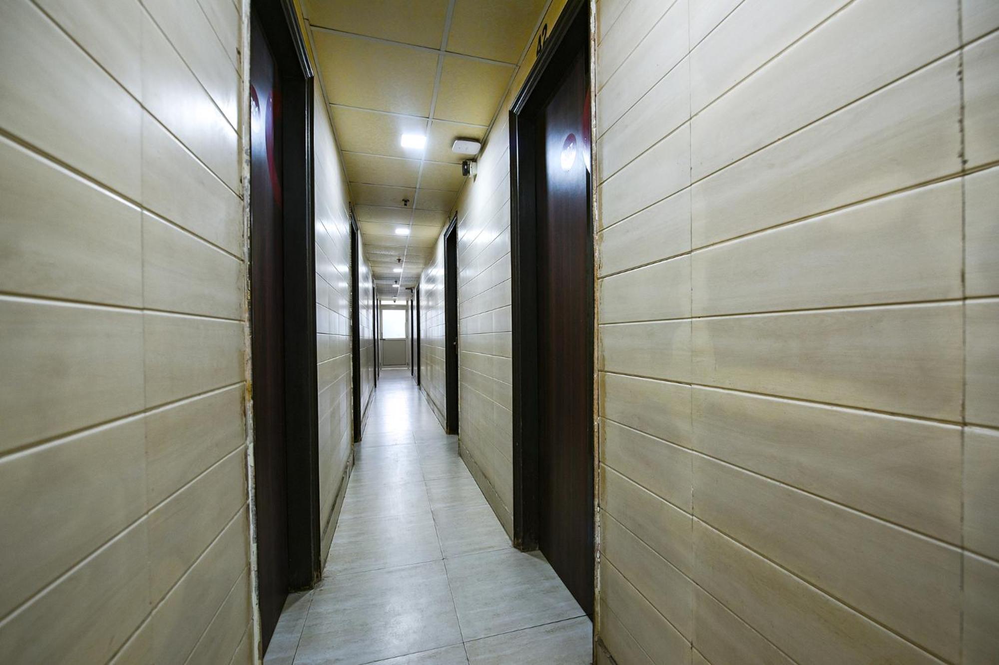Fabhotel Model Town 新德里 外观 照片